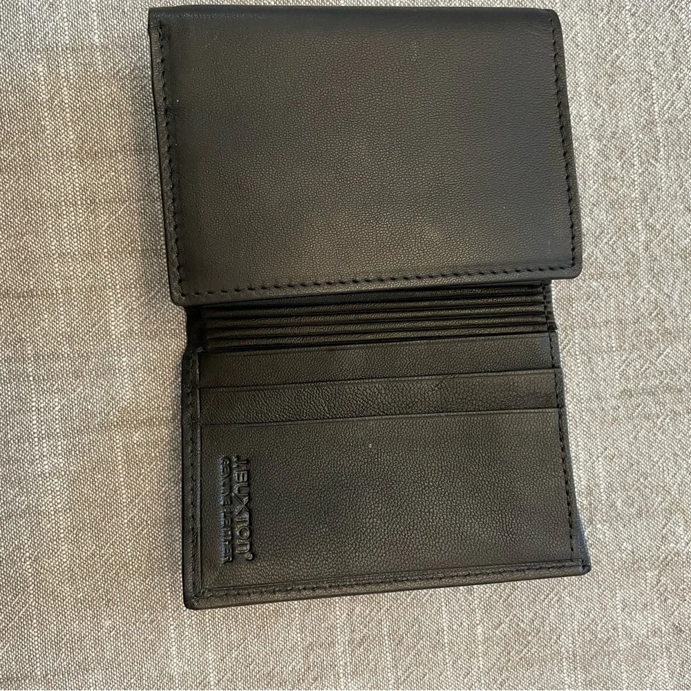 Trifold wallet